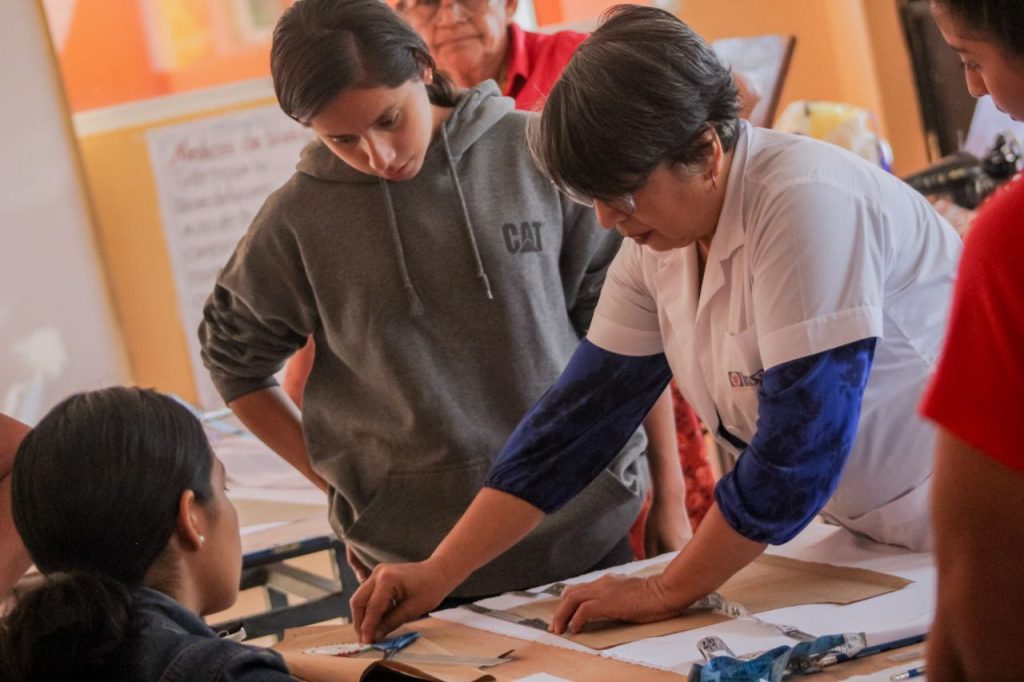 Muni263 Alcaldía de Ahuachapán e Insaforp ejecutan talleres de corte